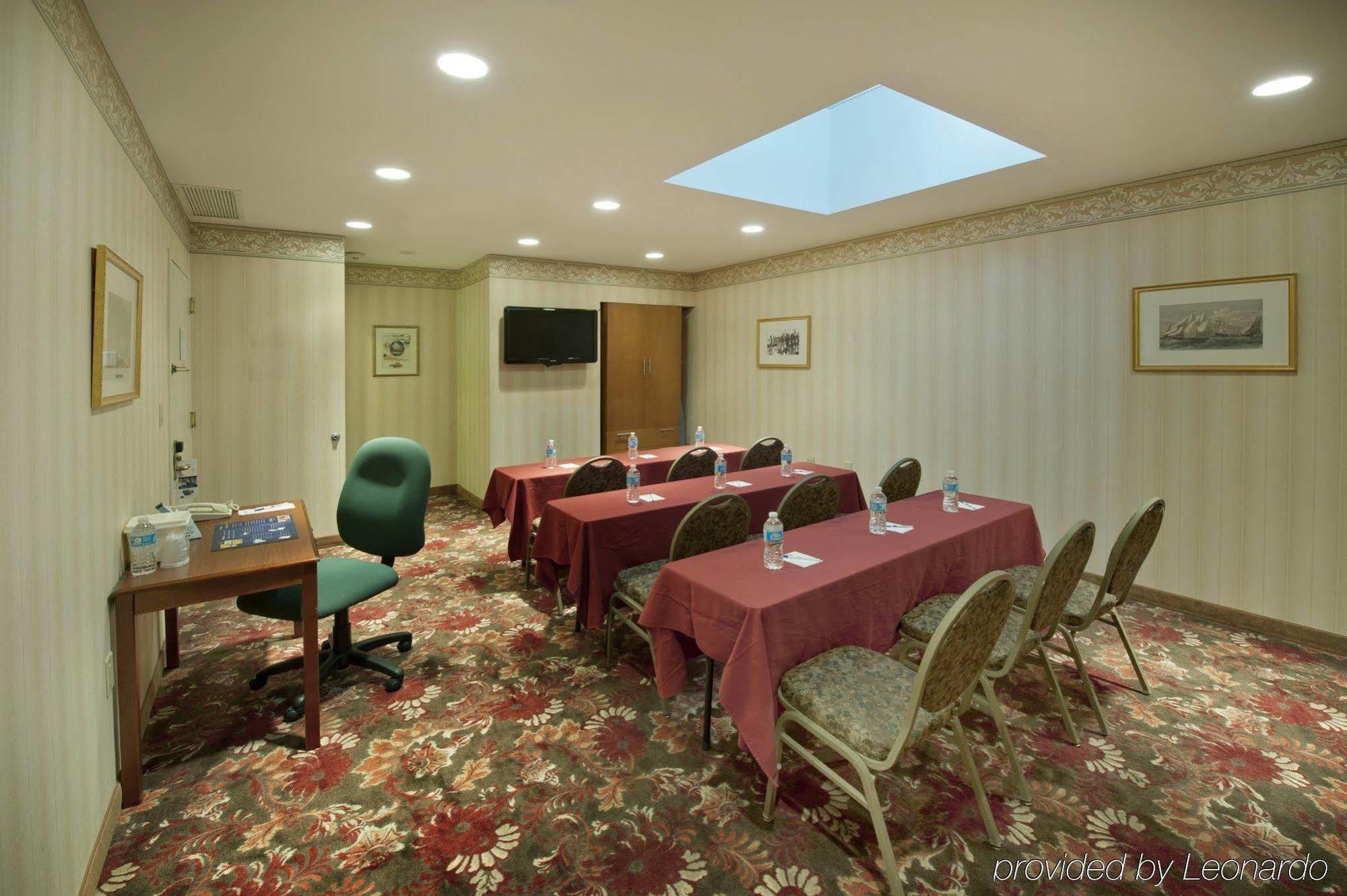 Surestay Plus By Best Western Woodbury Inn Afaceri foto